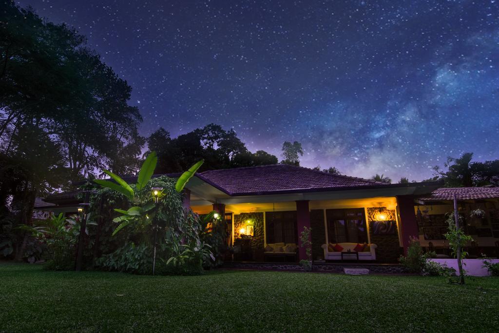 The Kandyan Manor By Bhathiya & Suzy Exterior photo